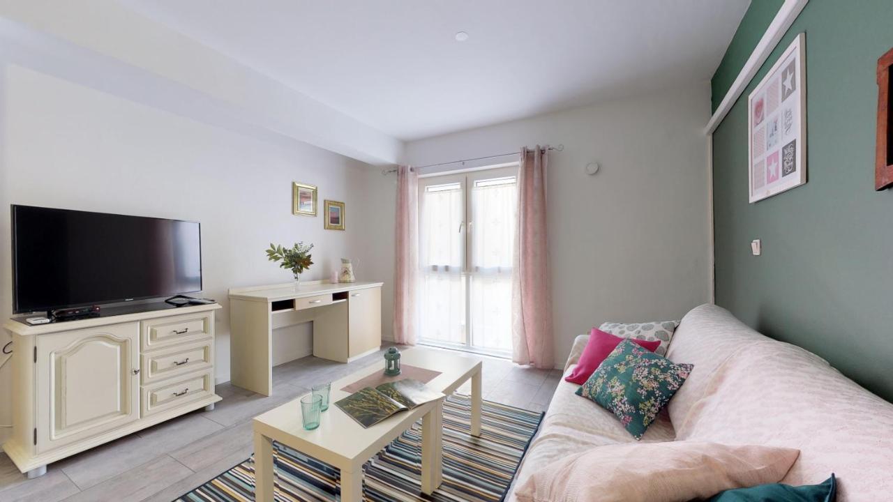 Mirta Deluxe Superior 5 Star Apartment, Your Piece Of Heaven By The Sea & Park, With Sea & Park View Novigrad Istria Dış mekan fotoğraf