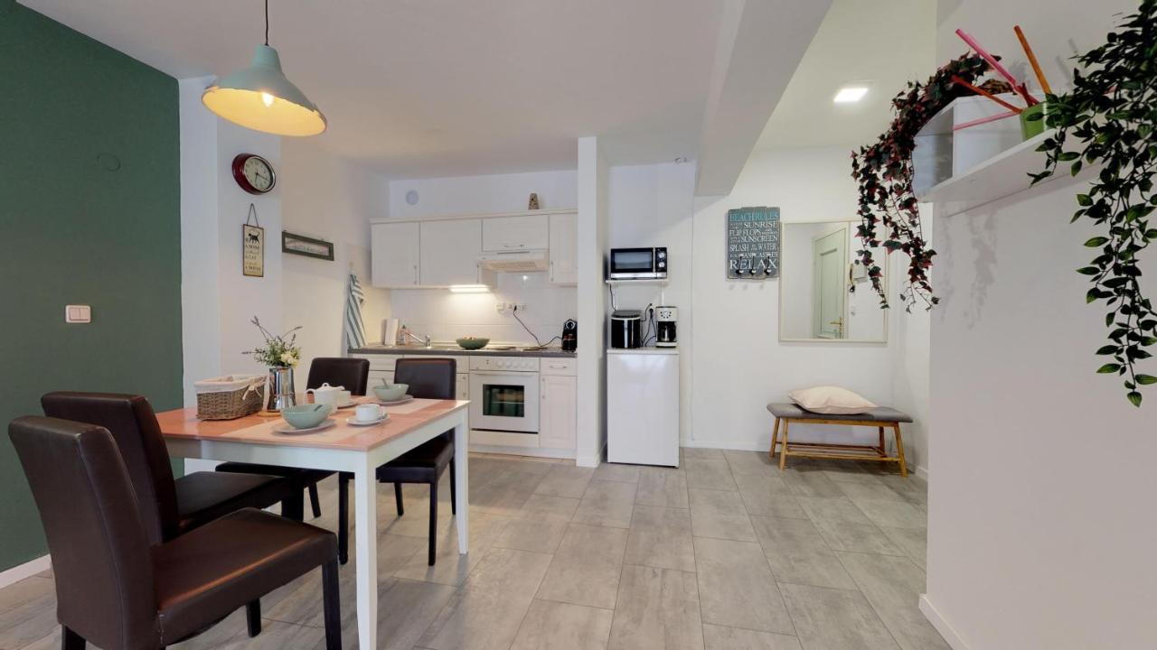 Mirta Deluxe Superior 5 Star Apartment, Your Piece Of Heaven By The Sea & Park, With Sea & Park View Novigrad Istria Dış mekan fotoğraf