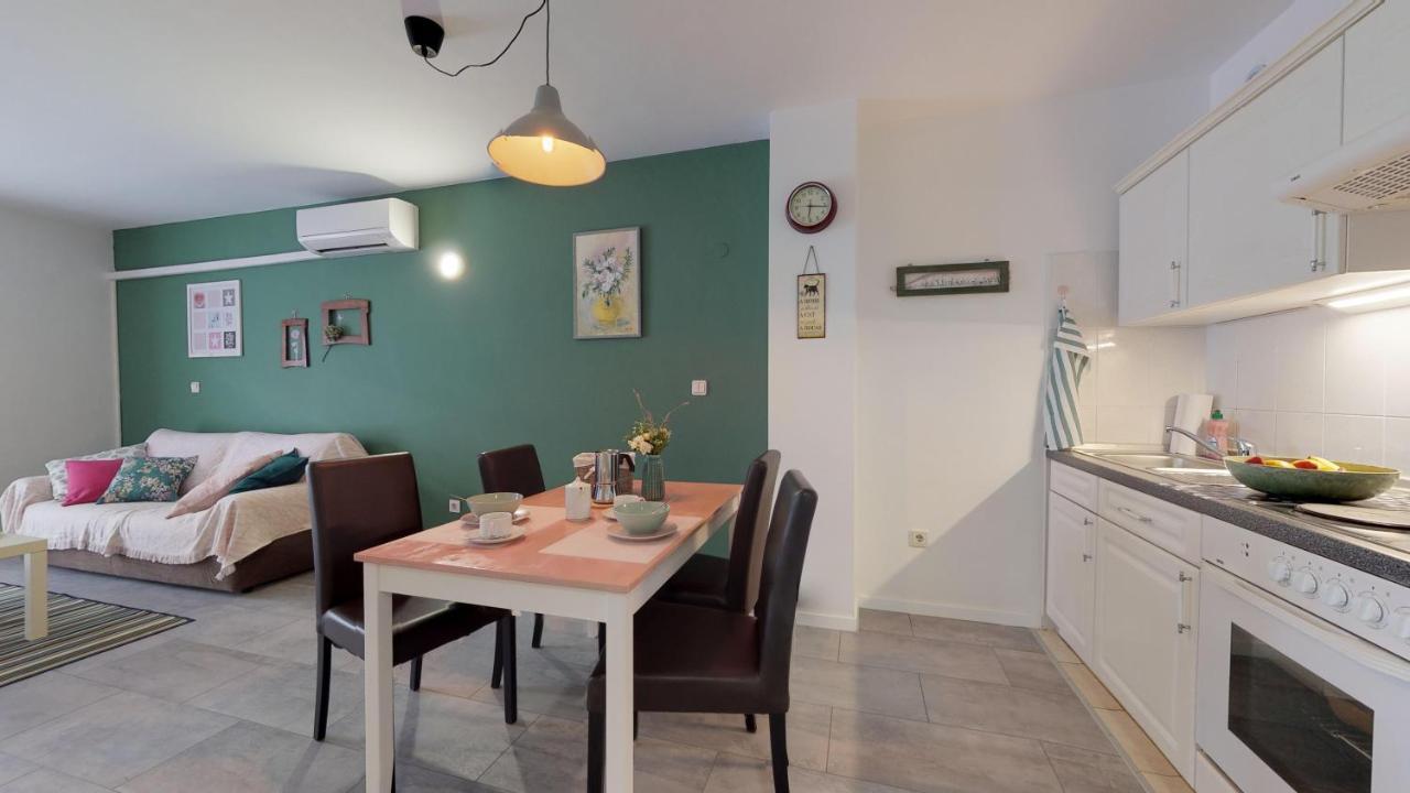 Mirta Deluxe Superior 5 Star Apartment, Your Piece Of Heaven By The Sea & Park, With Sea & Park View Novigrad Istria Dış mekan fotoğraf