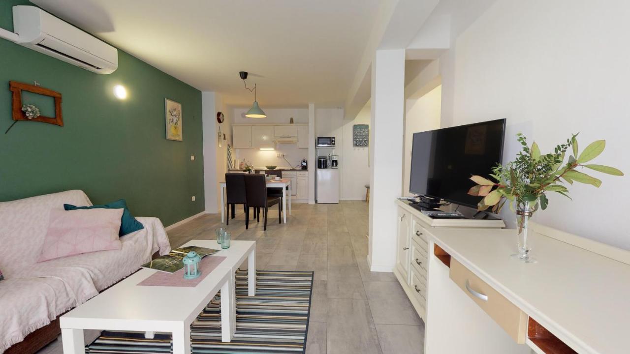 Mirta Deluxe Superior 5 Star Apartment, Your Piece Of Heaven By The Sea & Park, With Sea & Park View Novigrad Istria Dış mekan fotoğraf